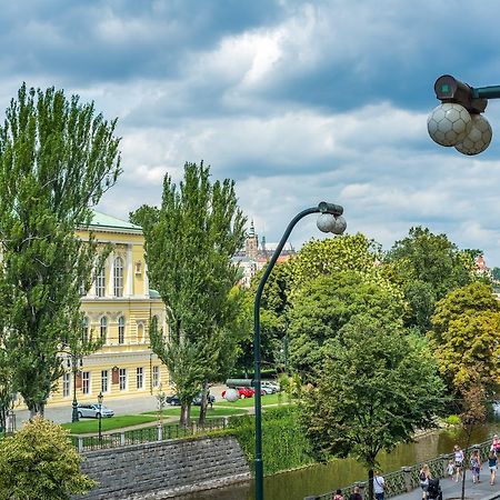 Riverside Apartment With A Balcony Praga Zewnętrze zdjęcie