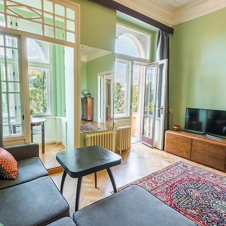 Riverside Apartment With A Balcony Praga Zewnętrze zdjęcie