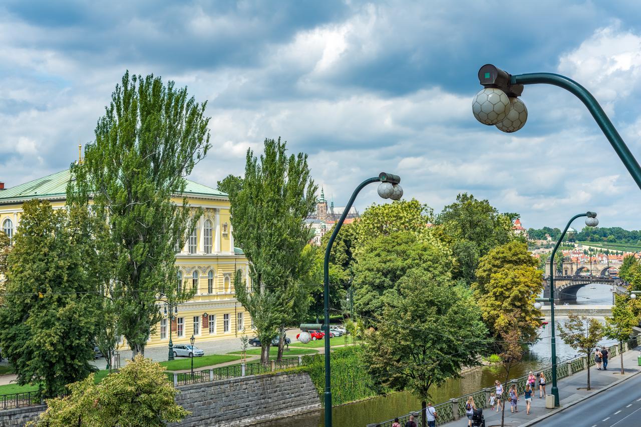 Riverside Apartment With A Balcony Praga Zewnętrze zdjęcie