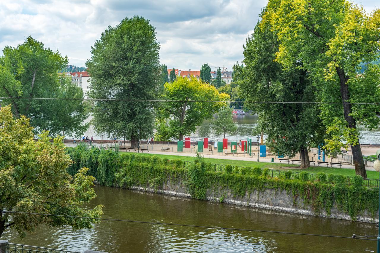 Riverside Apartment With A Balcony Praga Zewnętrze zdjęcie